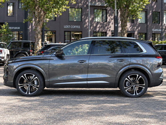 2026 Audi Q7 III (G8), чёрный, 16590000 рублей - вид 2