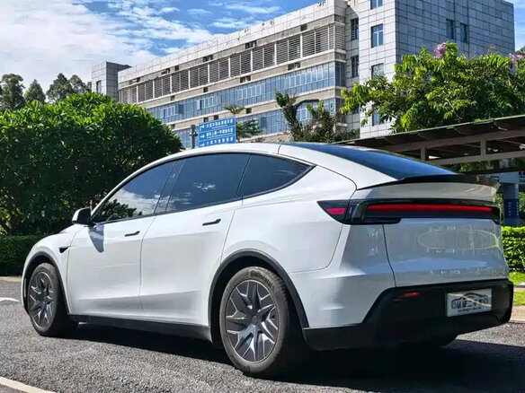 2026 Tesla Model Y L I Рестайлинг, белый, 7200206 рублей - вид 3