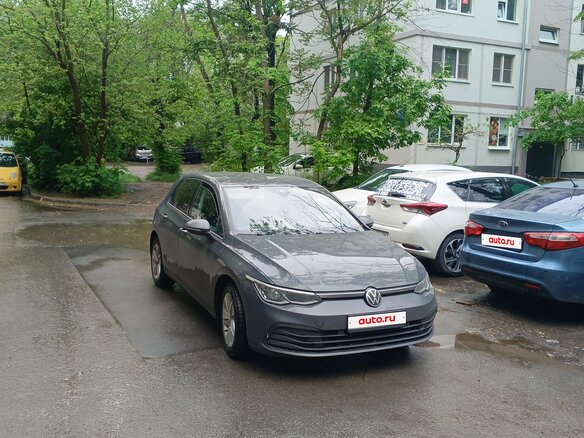 2020 Volkswagen Golf VIII, серый, 1699000 рублей