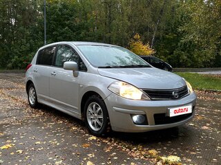 2010 Nissan Tiida I Рестайлинг, серебристый, 590000 рублей, вид 4