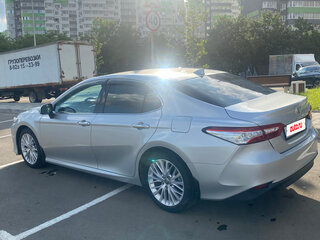 2019 Toyota Camry VIII (XV70), серый, 3250000 рублей, вид 3