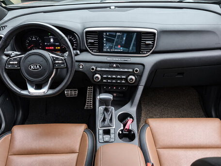 2022 Kia Sportage IV Рестайлинг, серебристый, 1750000 рублей, вид 5