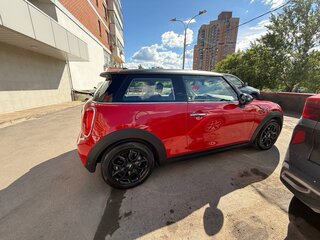 2019 Mini Hatch Cooper III (F55/F56) Рестайлинг, красный, 2280000 рублей, вид 2