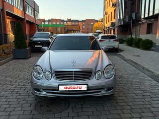 2006 Mercedes-Benz E-Класс 200 III (W211, S211) Рестайлинг, серебристый, 715000 рублей, вид 3