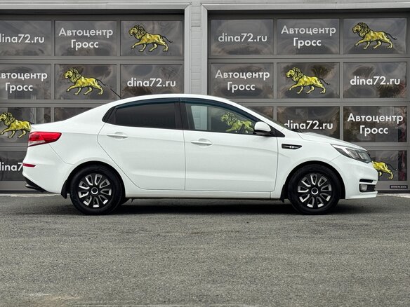 2016 Kia Rio III Рестайлинг, белый, 905000 рублей - вид 3