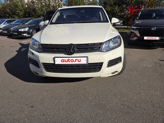 2010 Volkswagen Touareg II, белый, 2000000 рублей, вид 1