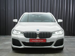 2022 BMW 5 серии 530i xDrive VII (G30/G31/G38) Рестайлинг, белый, 5600000 рублей, вид 2