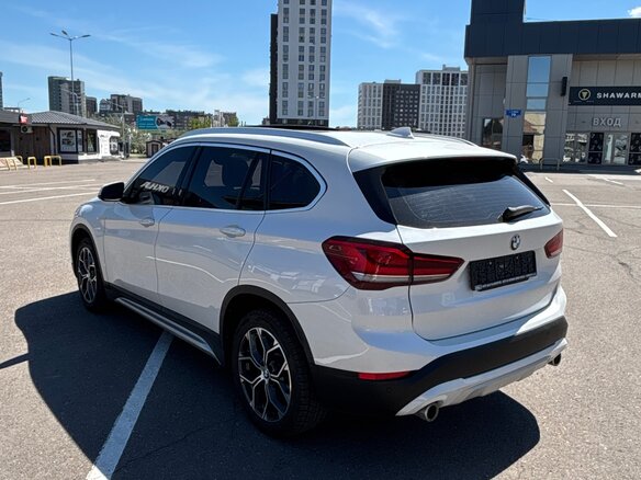 2022 BMW X1 Long 20Li sDrive II (F48) Рестайлинг, белый, 2500000 рублей - вид 4