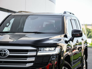 2022 Toyota Land Cruiser 300 Series, чёрный, 8669777 рублей, вид 2