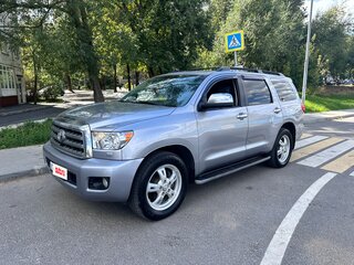 2009 Toyota Sequoia II, серый, 3100000 рублей, вид 2