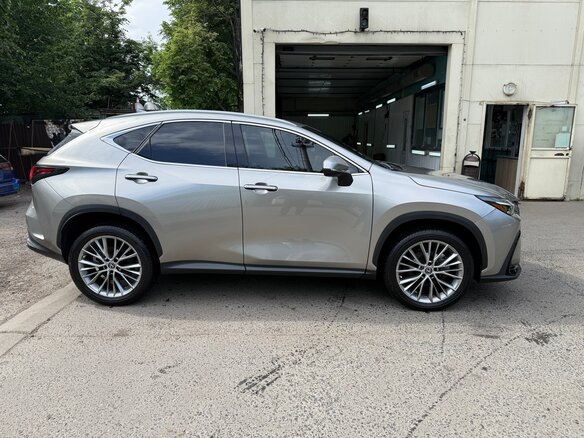 2022 Lexus NX 350 II, серебристый, 5650000 рублей - вид 1
