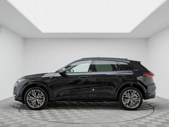 2025 Audi Q5 L III (GU), чёрный, 6590000 рублей - вид 9
