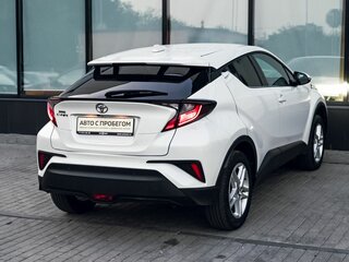 2019 Toyota C-HR I Рестайлинг, белый, 2330000 рублей, вид 5