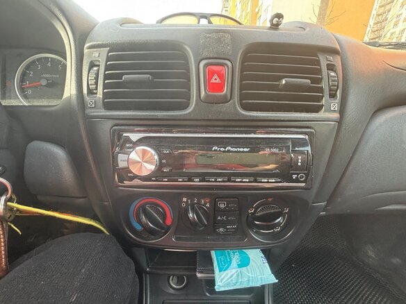 2004 Nissan Almera II (N16) Рестайлинг, чёрный, 210000 рублей - вид 8