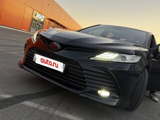 2021 Toyota Camry VIII (XV70) Рестайлинг, чёрный, 3130000 рублей, вид 3