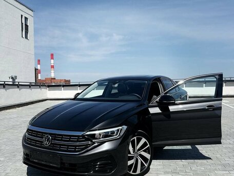 2023 Volkswagen Sagitar III Рестайлинг, серебристый, 1740000 рублей, вид 2