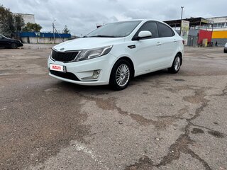 2011 Kia Rio III, белый, 775000 рублей, вид 4
