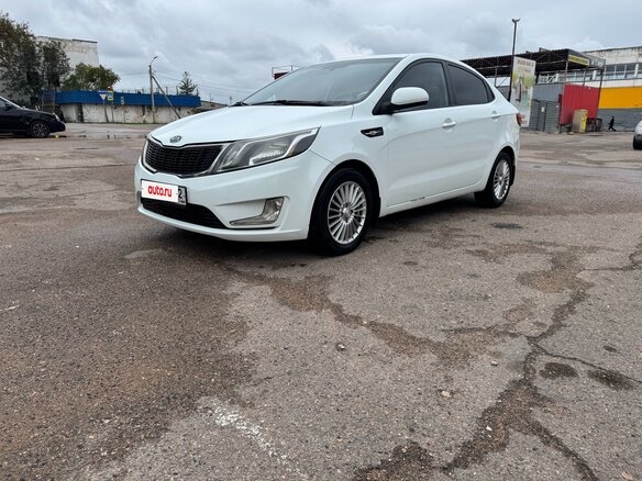 2011 Kia Rio III, белый, 775000 рублей - вид 3
