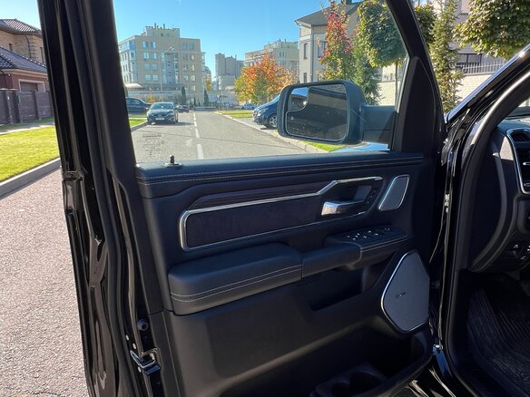 2025 Ram 1500 Crew Cab V Рестайлинг, чёрный, 6350000 рублей - вид 10