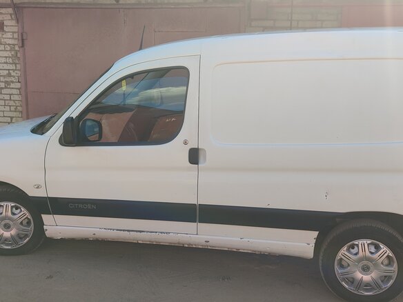 2011 Citroen Berlingo I Рестайлинг, белый, 295000 рублей - вид 2