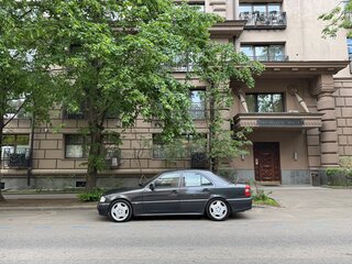 1993 Mercedes-Benz C-Класс AMG 36 AMG I (W202), серый, 1000000 рублей, вид 2