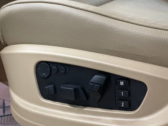 2013 BMW X6 35i I (E71) Рестайлинг, серый, 2200000 рублей - вид 15