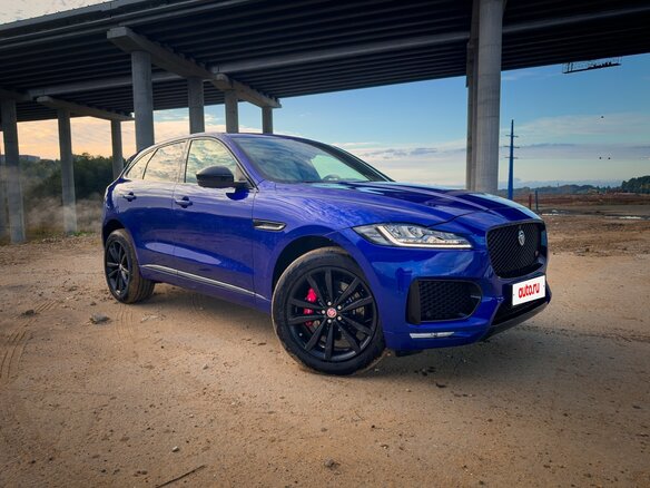 2016 Jaguar F-Pace S I, синий, 2980000 рублей - вид 2