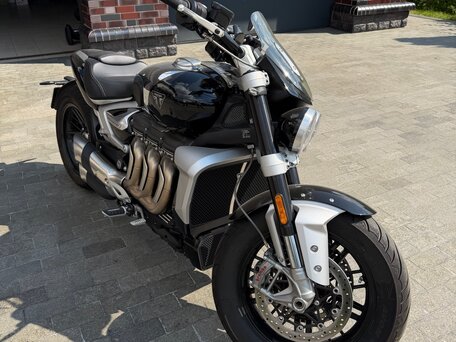 2023 Triumph Rocket 3, чёрный, 2300000 рублей, вид 1