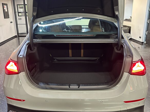 2026 Mercedes-Benz E-Класс 300 VI (W214, S214), серебристый, 9690000 рублей - вид 5