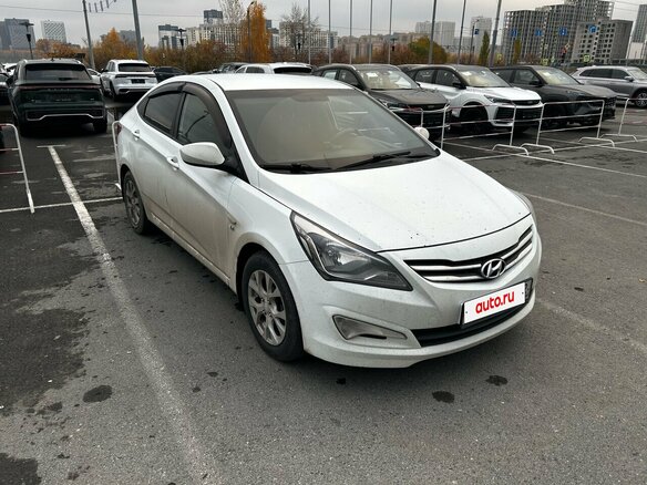 2014 Hyundai Solaris I Рестайлинг, белый, 875000 рублей - вид 2