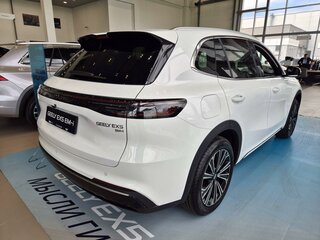 2026 Geely EX5 Гибрид EM-R, белый, 3829990 рублей, вид 4