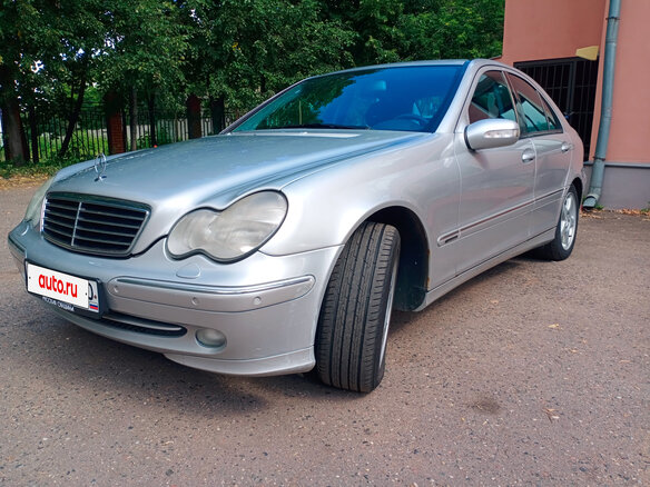 2001 Mercedes-Benz C-Класс 320 II (W203), серебристый, 1200000 рублей - вид 1