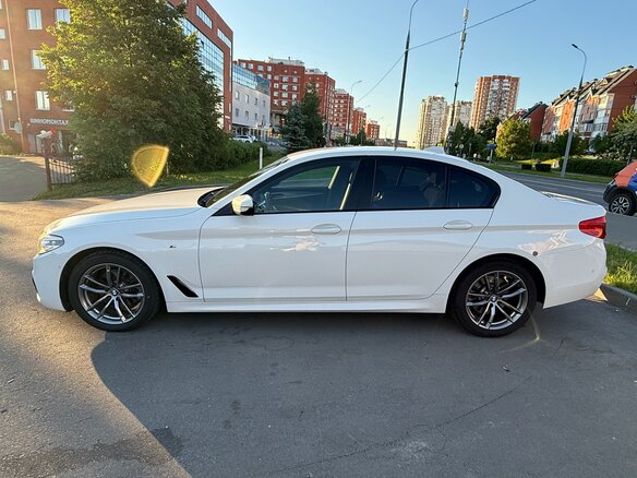2020 BMW 5 серии 520d xDrive VII (G30/G31/G38), белый, 3100000 рублей - вид 8