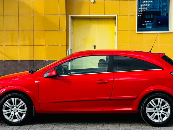 2008 Opel Astra GTC H Рестайлинг, красный - вид 1