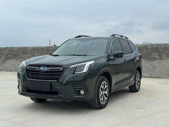 2021 Subaru Forester V Рестайлинг, зелёный - вид 2