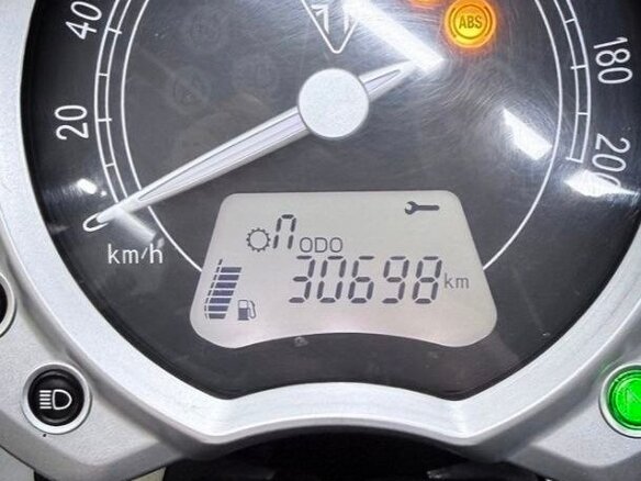 2016 Triumph Street Twin, красный, 730000 рублей - вид 5