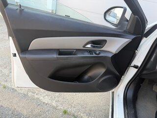 2011 Chevrolet Cruze I, белый, 600000 рублей, вид 5