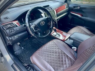 2012 Toyota Camry VII (XV50), серебристый, 1800000 рублей, вид 5