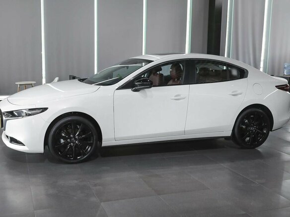 2025 Mazda 3 Axela IV (BP), белый, 3600000 рублей - вид 3