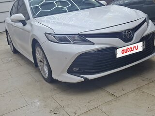 2019 Toyota Camry VIII (XV70), белый, 2050000 рублей, вид 1
