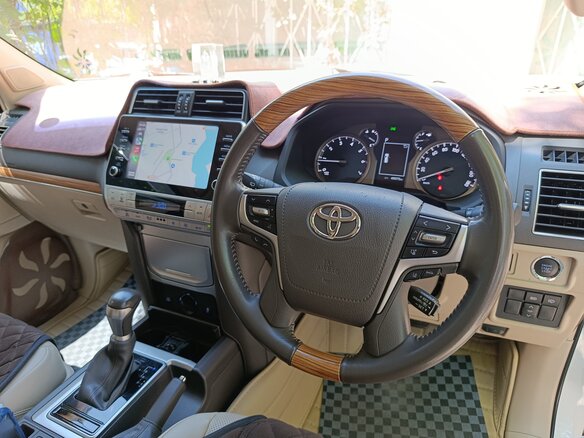2023 Toyota Land Cruiser Prado 150 Series Рестайлинг 3, белый, 6000000 рублей - вид 3