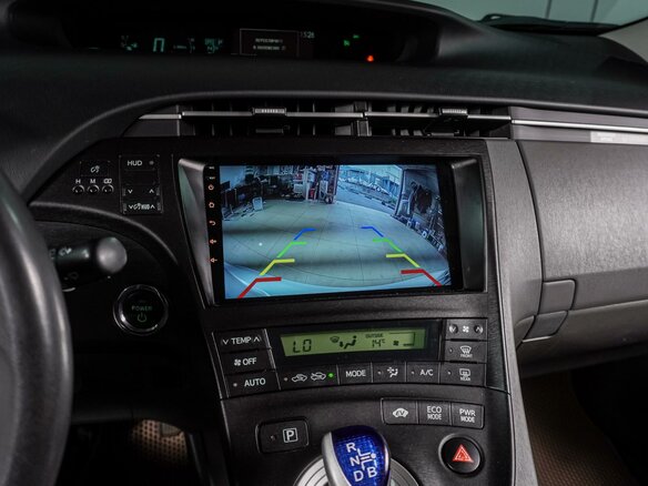 2010 Toyota Prius III (XW30), белый, 1499000 рублей - вид 12