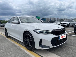 2023 BMW 3 серии 320i VII (G2x) Рестайлинг, белый, 4950000 рублей, вид 3