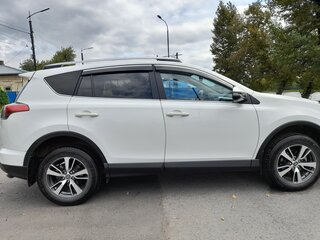 2017 Toyota RAV4 IV (XA40) Рестайлинг, белый, 2550000 рублей, вид 3