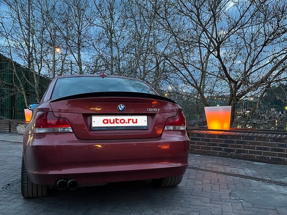 2008 BMW 1 серии 125i I (E81/E82/E87/E88) Рестайлинг, красный - вид 3