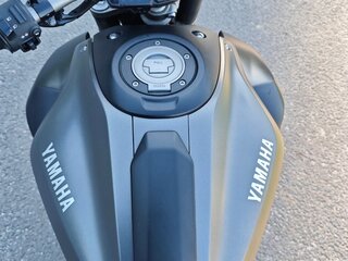 2016 Yamaha MT-07 (FZ-07), серый, 610000 рублей, вид 4