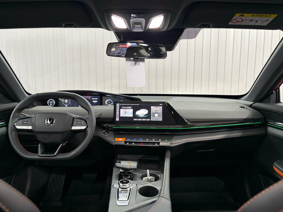 2024 Changan UNI-V I, красный, 2350000 рублей - вид 8