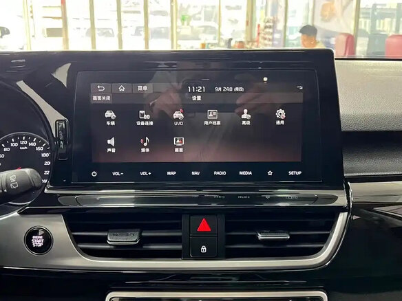 2022 Kia KX3, белый, 1370000 рублей - вид 10