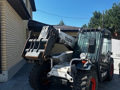 2013 Bobcat T2250, 3600000 рублей, вид 3