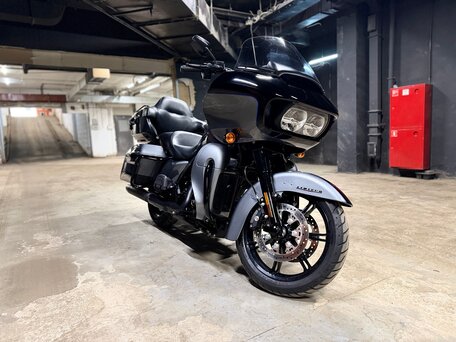 2021 Harley-Davidson Road Glide, чёрный, 1910000 рублей, вид 2
